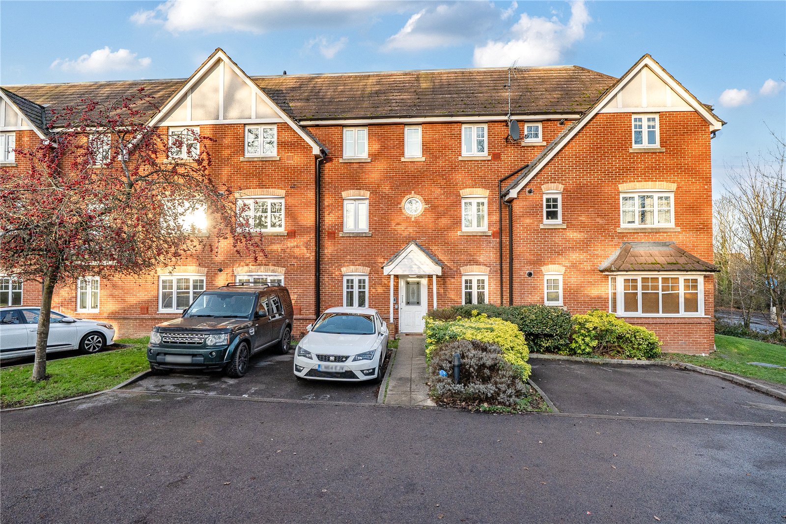 Perigee, Reading, RG2