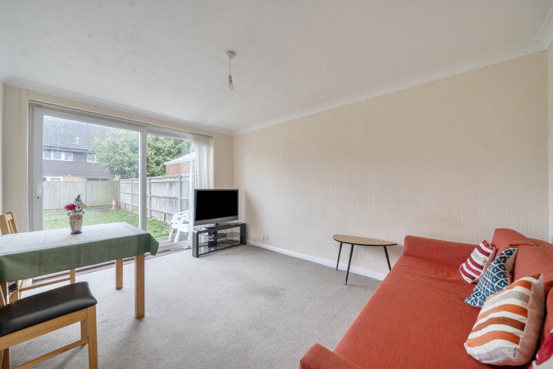 Courts Road, Reading, RG6