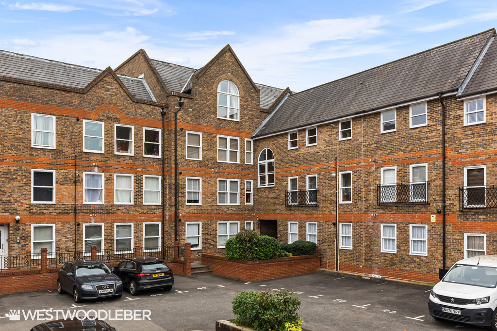 Station Road, Ware, SG12