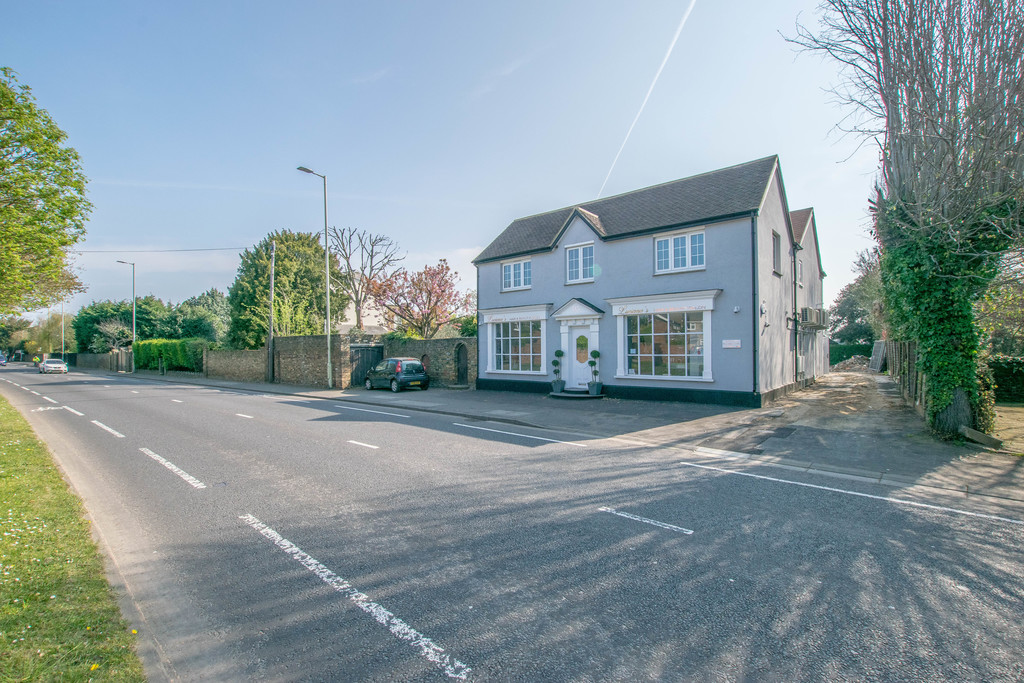 High Road, Broxbourne, EN10