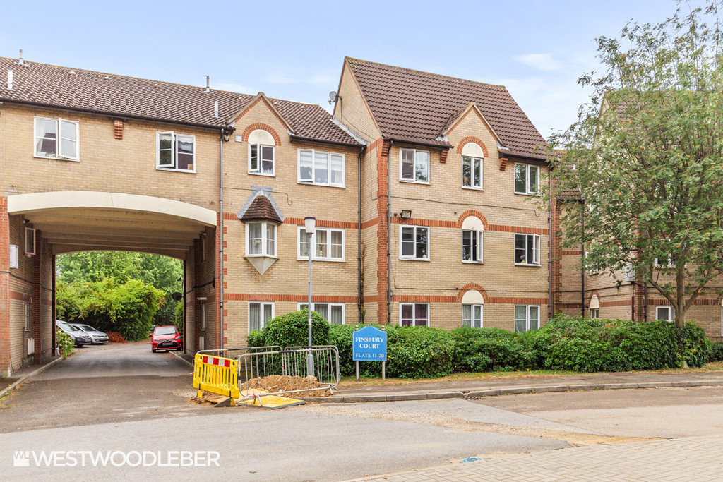 Parkside, Waltham Cross, EN8