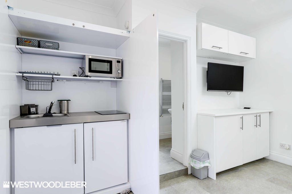 London Road, Hertford, SG13