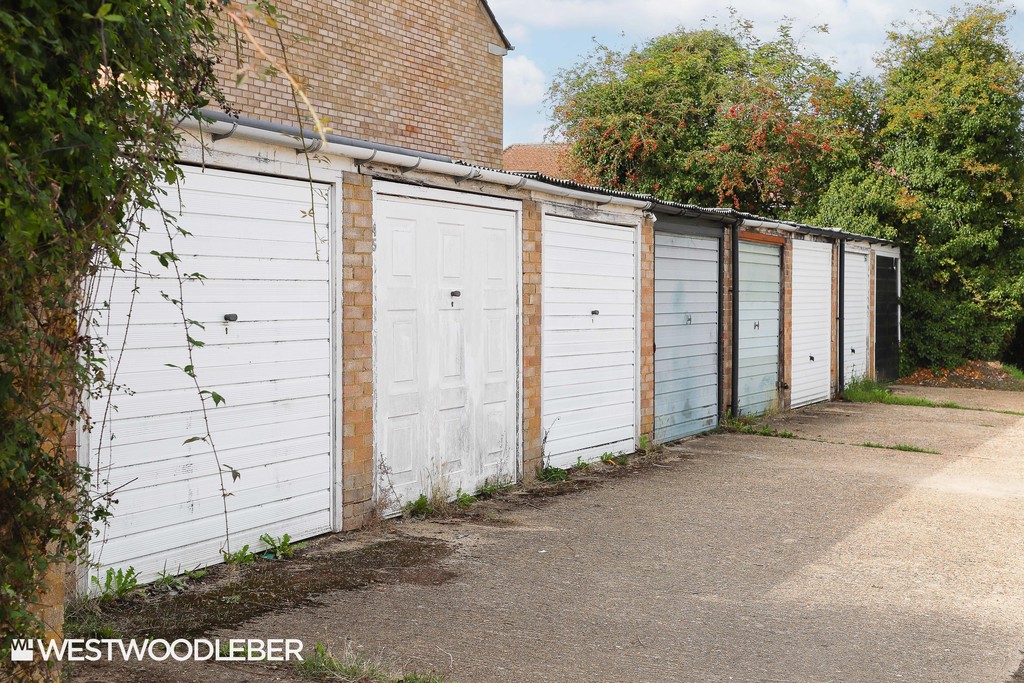 Caxton Road, Hoddesdon, EN11