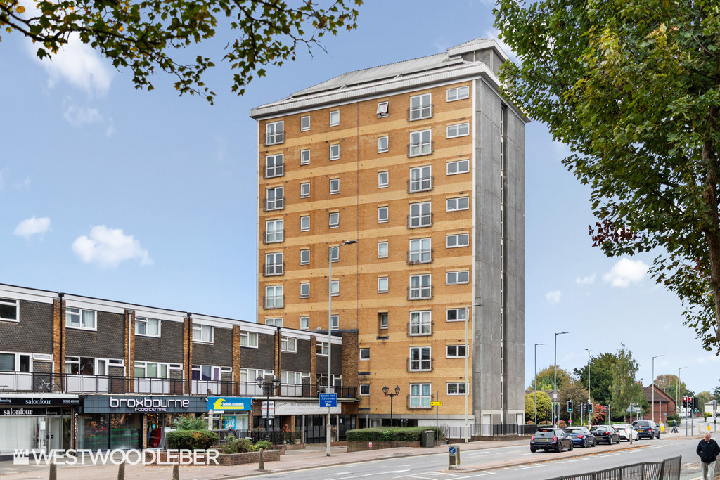 High Road, Broxbourne, EN10