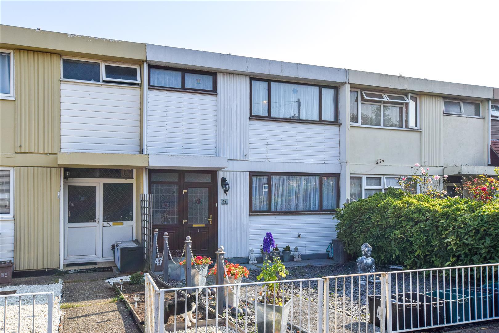 Property in Castle Road, Hoddesdon, London, EN11 0NB