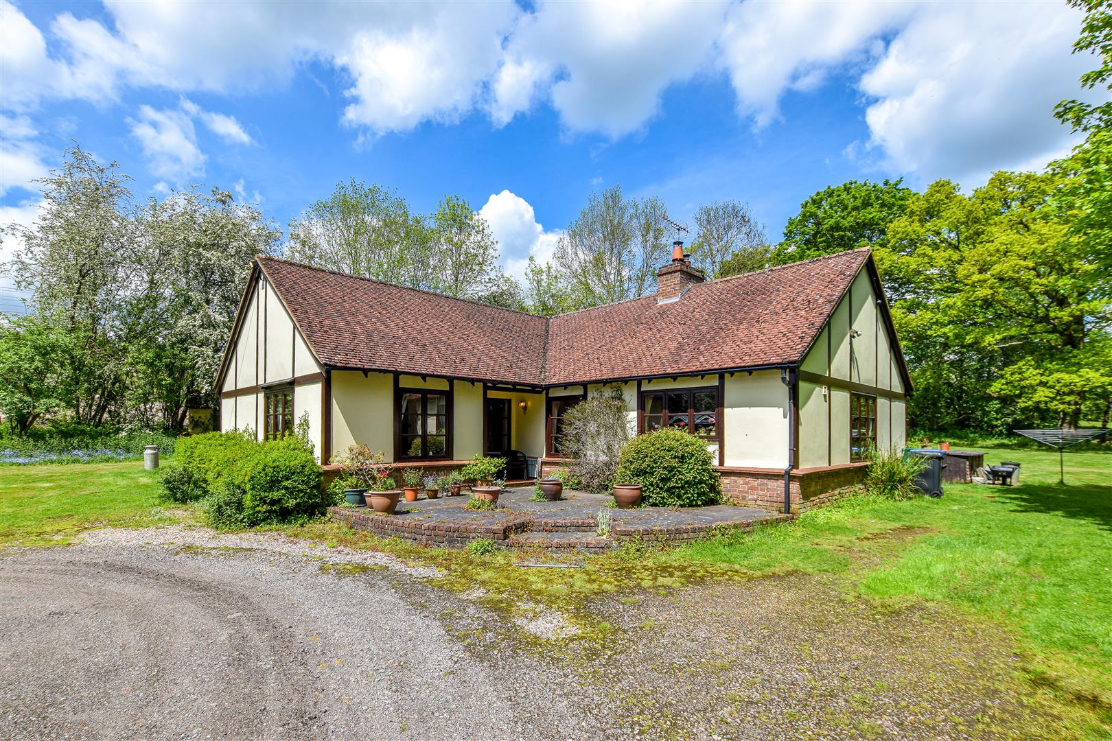 Property in Newgate Street Village, Hertford, Hertfordshire, SG13 8QR