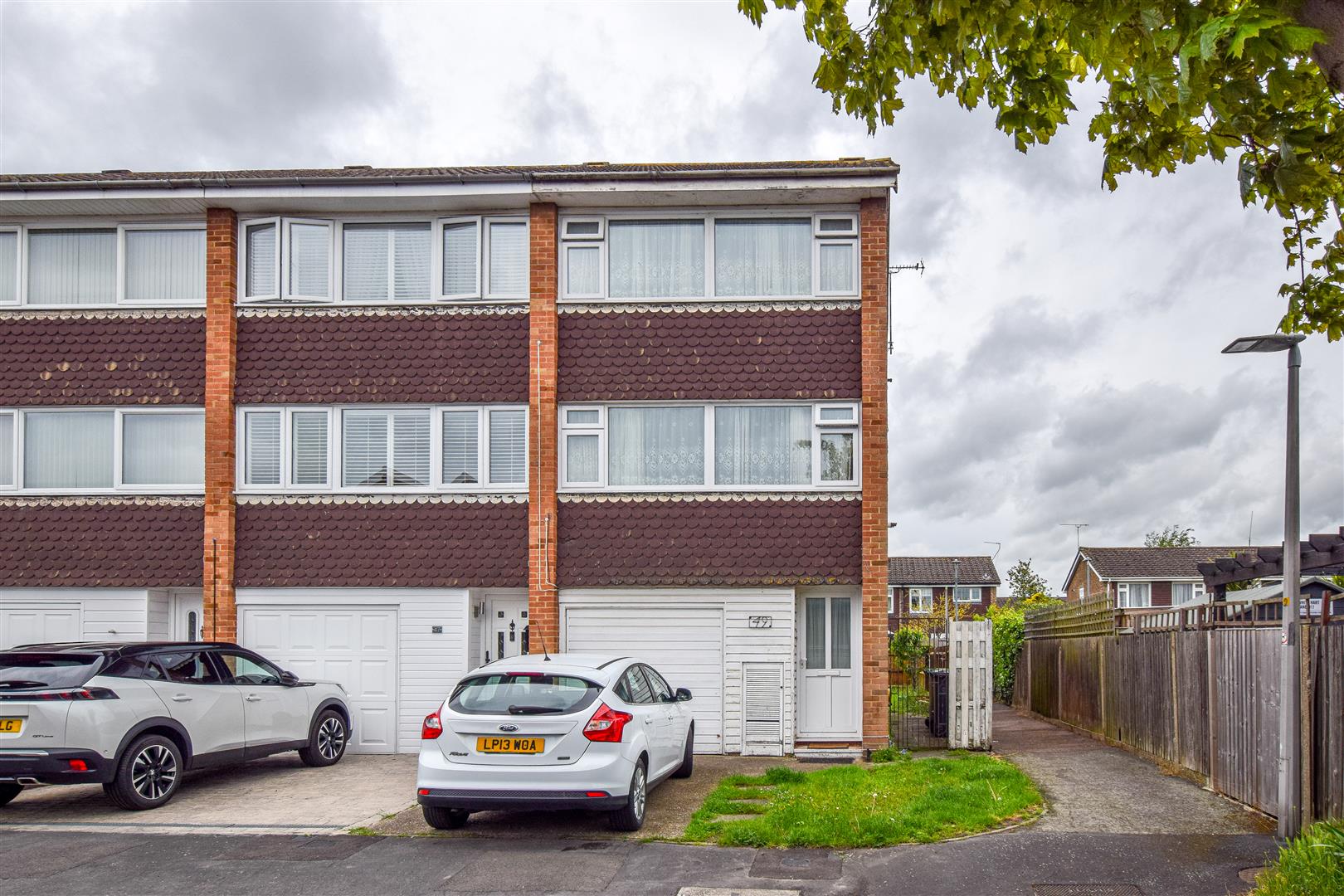 Property in Ranworth Avenue, Hoddesdon, London, EN11 9NP