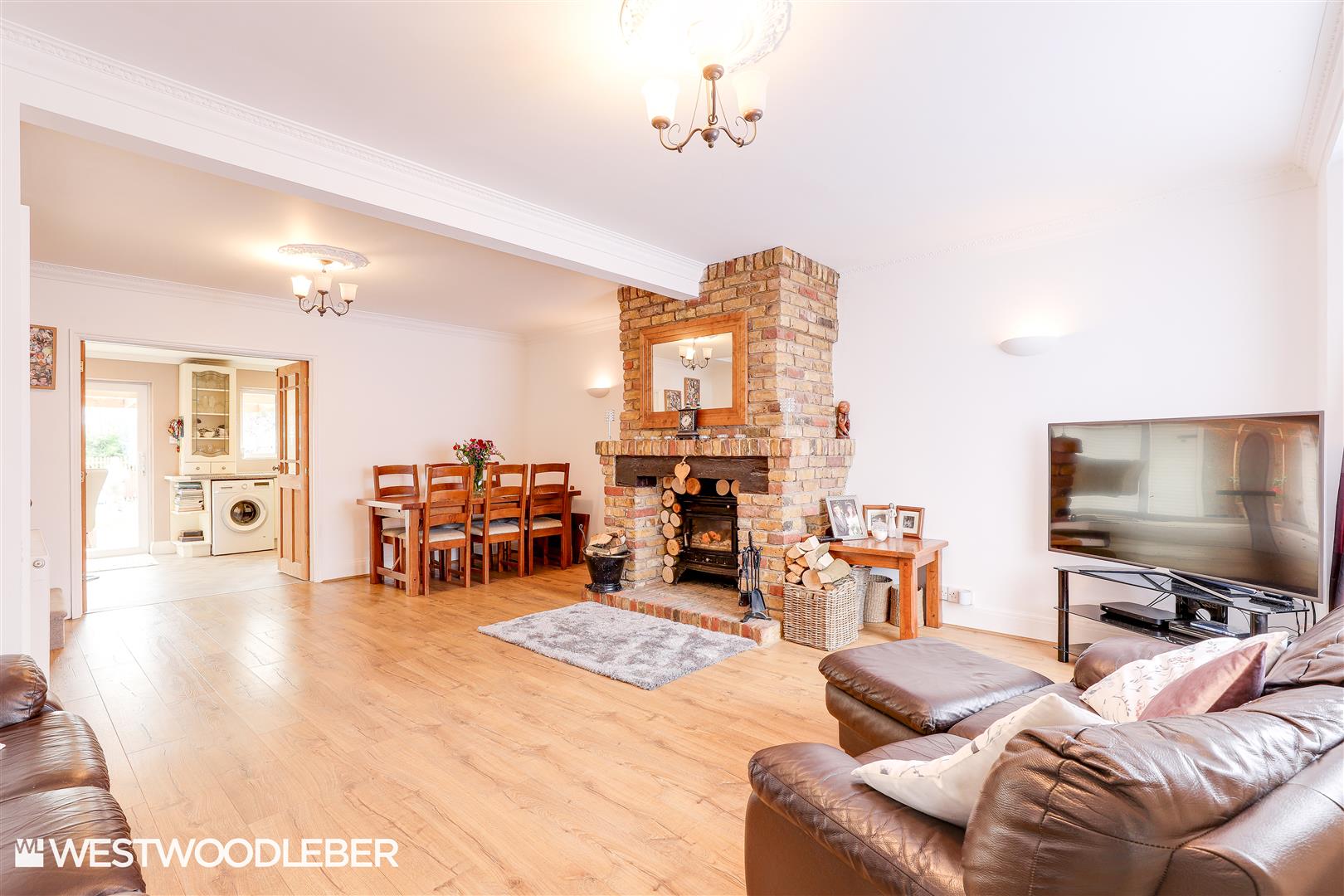 Property in Stortford Road, Hoddesdon, London, EN11 0AP