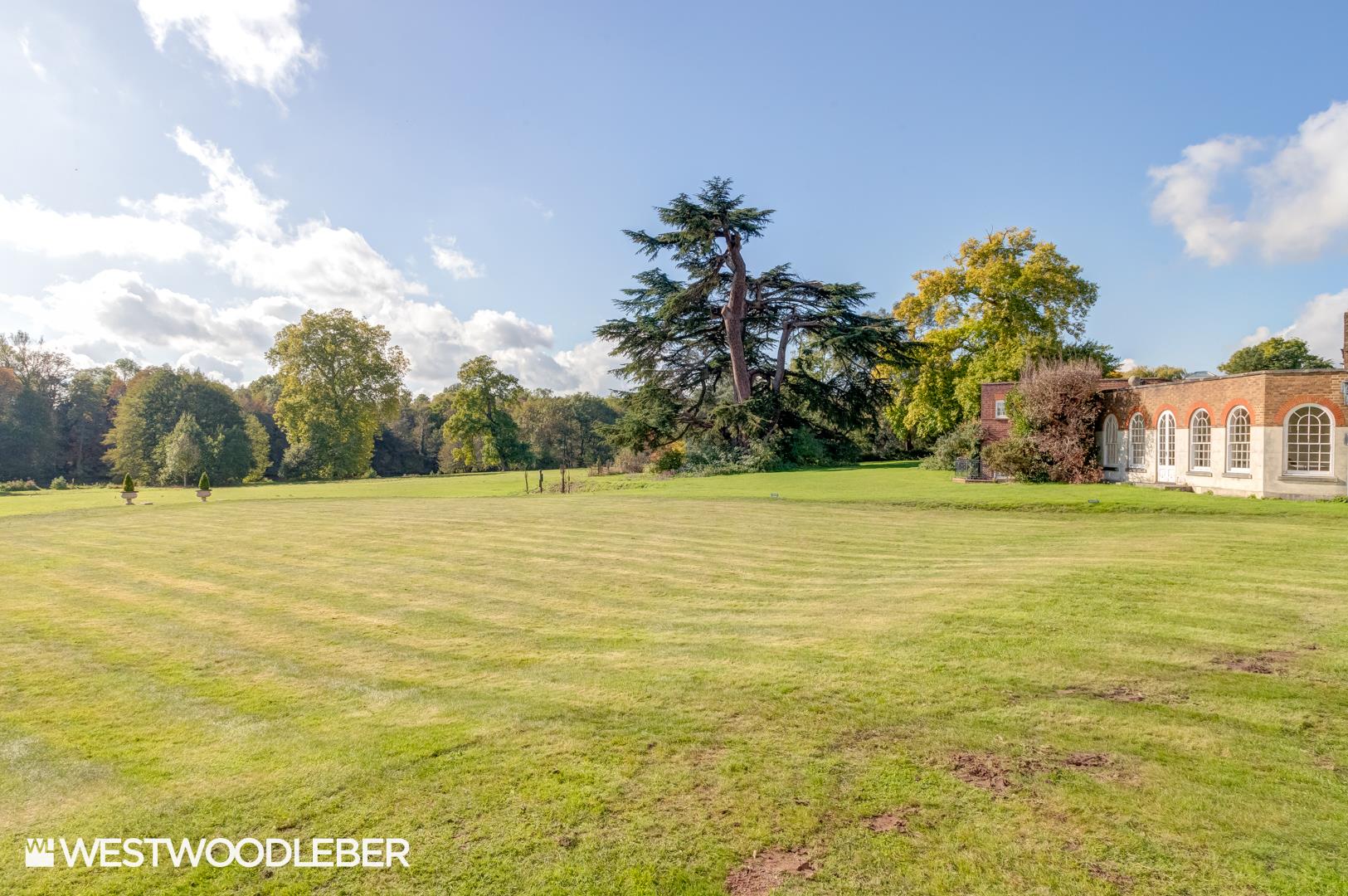 Property in Womleybury Manor, Church Lane, Broxbourne, EN10 7QE