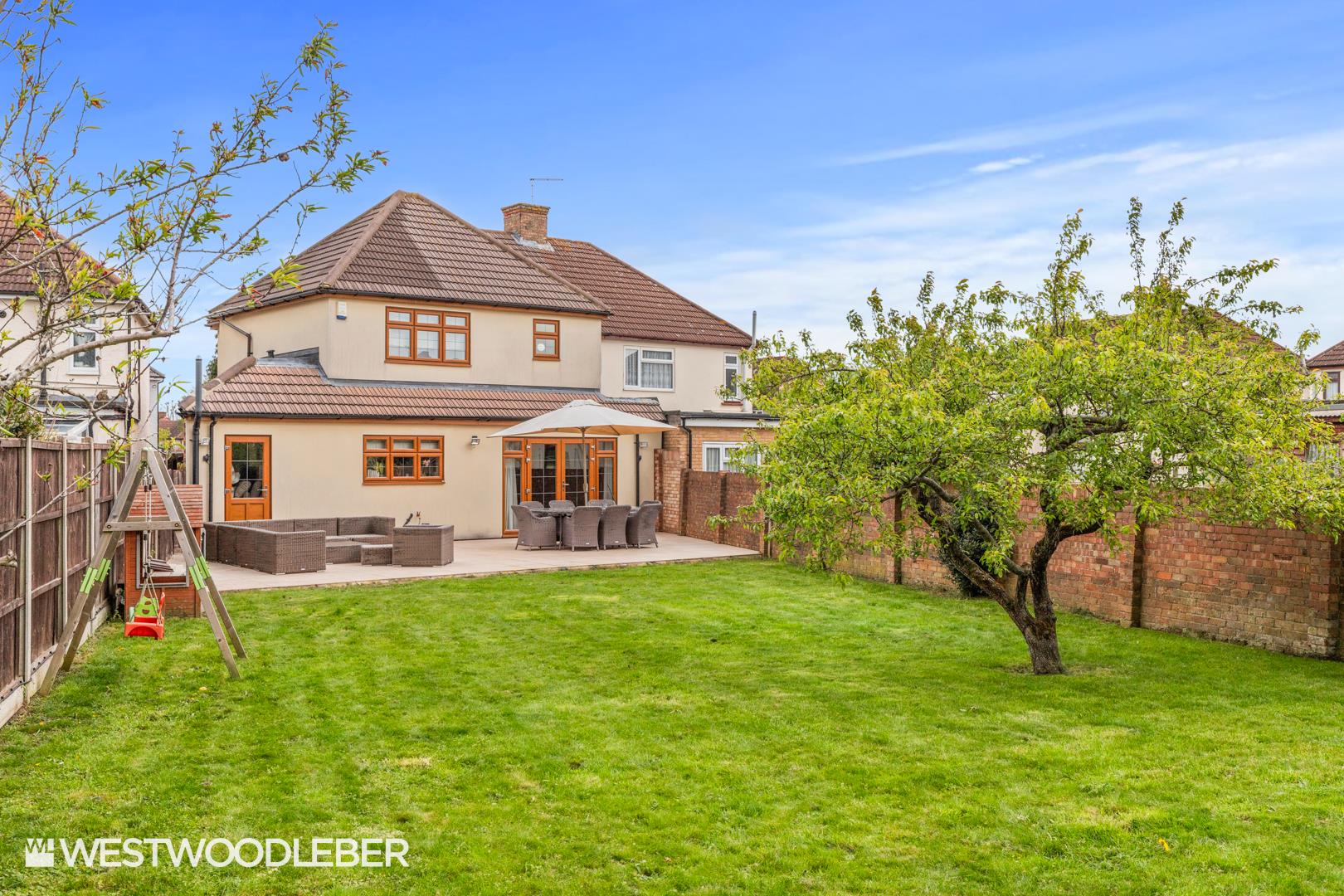 Cranborne Road, Hoddesdon, EN11
