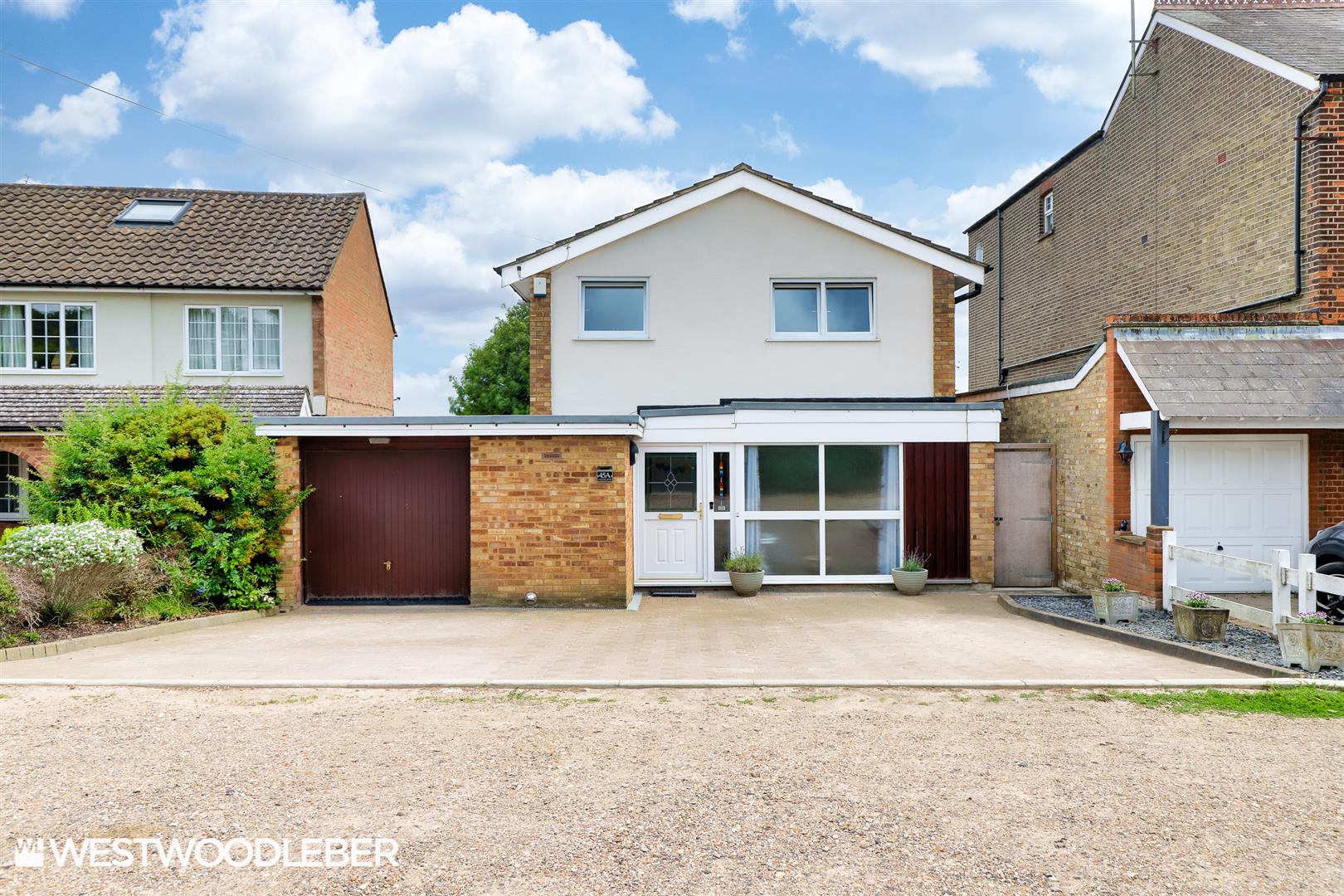 College Road, Hoddesdon, EN11