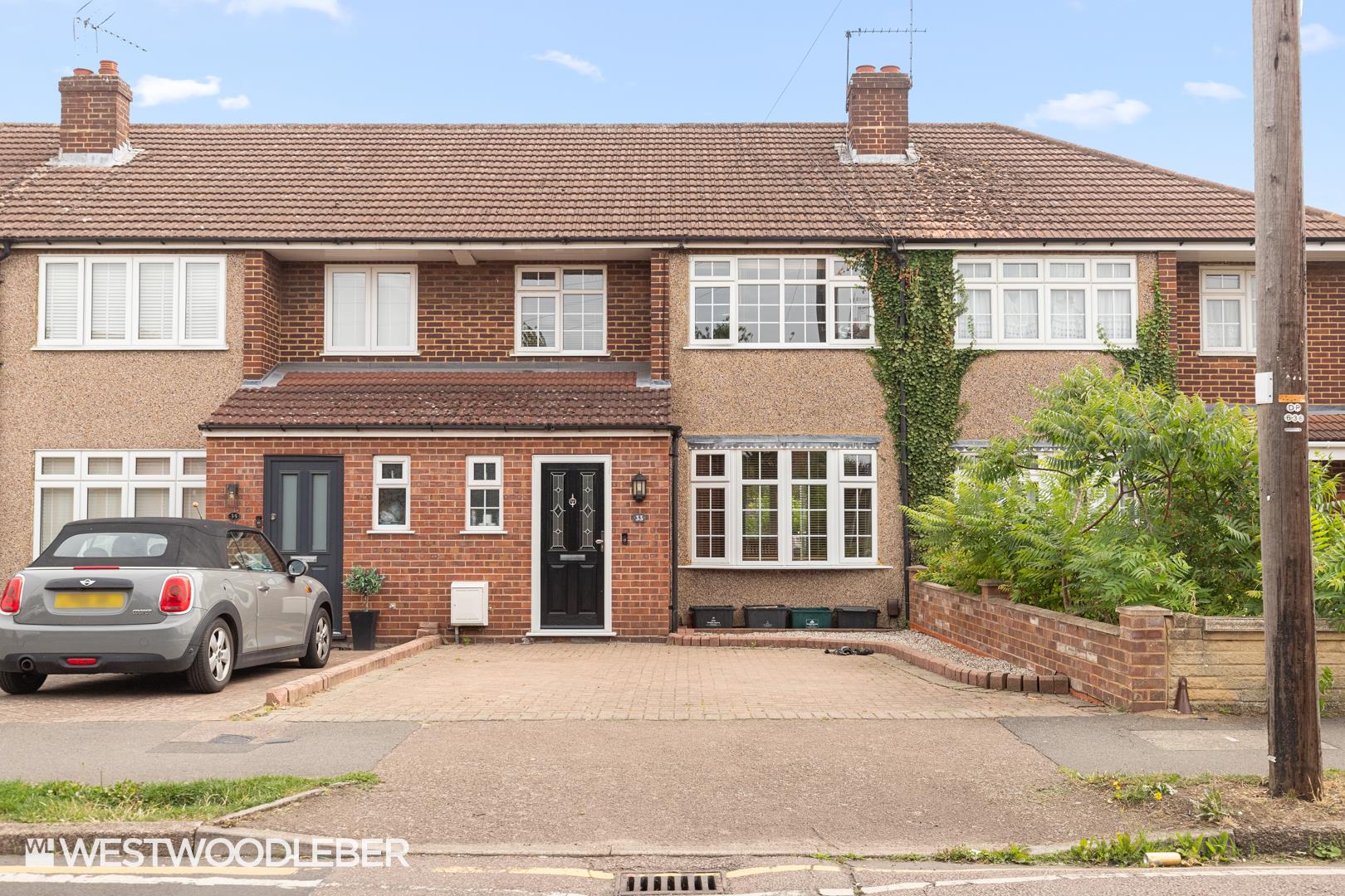 Roundmoor Drive, Waltham Cross, EN8