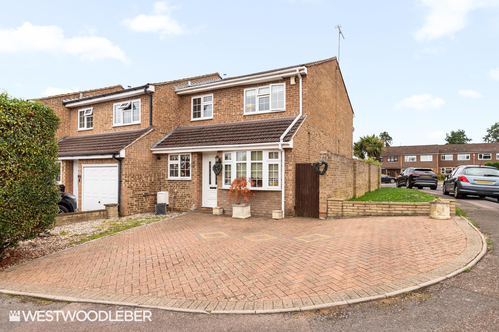 Woodside, Waltham Cross, EN7