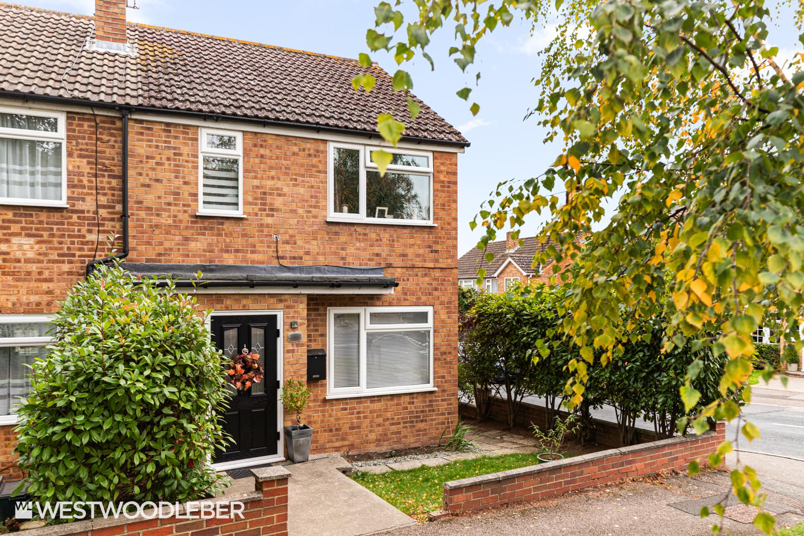 High Wood Road, Hoddesdon, EN11