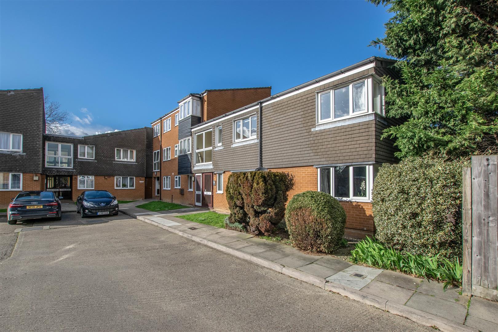 Springfield Road, Cheshunt, EN8