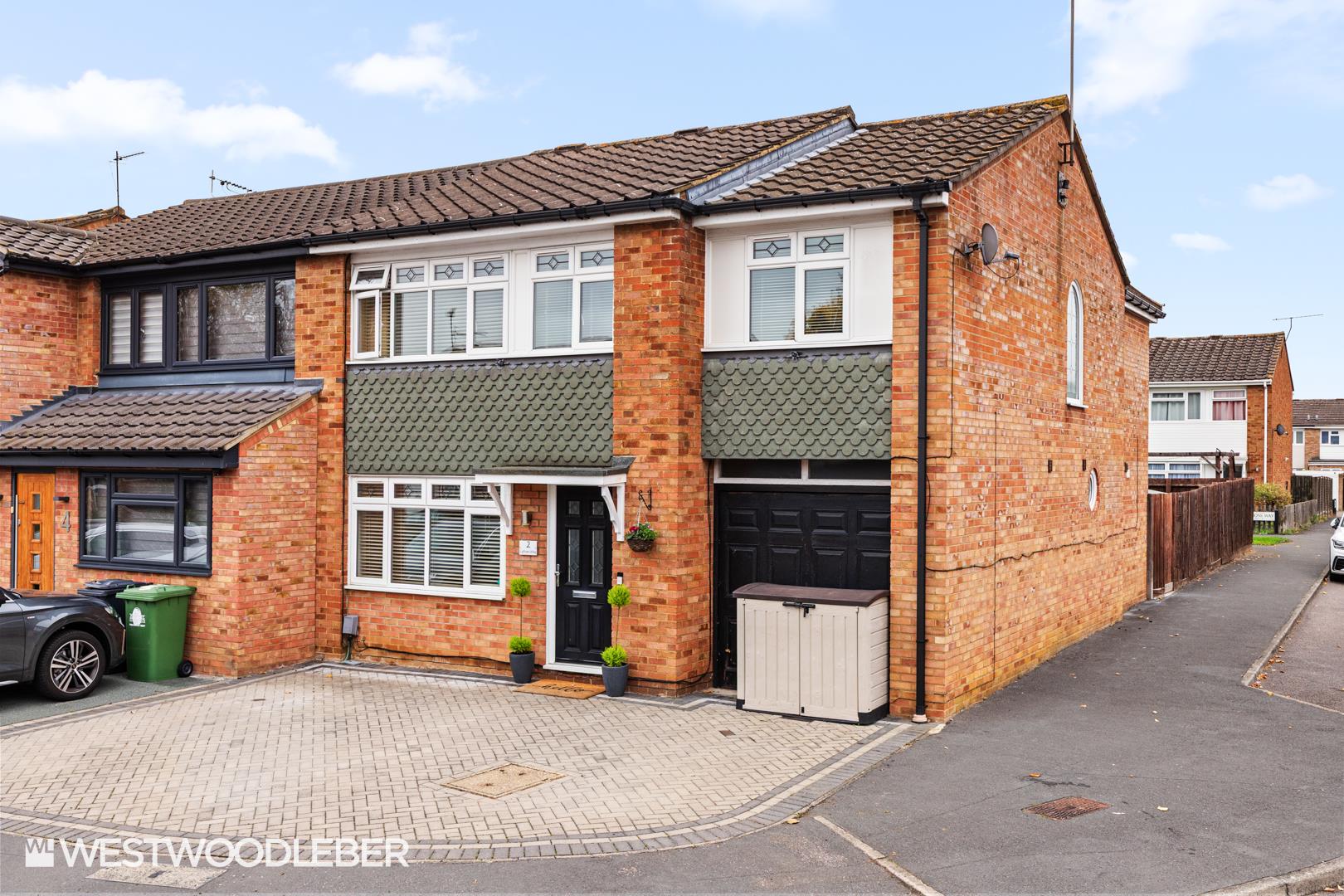 Lyttons Way, Hoddesdon, EN11