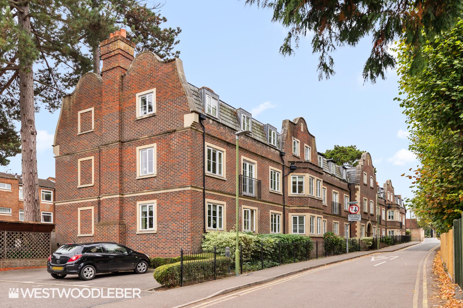 Esdaile Lane, Hoddesdon, EN11