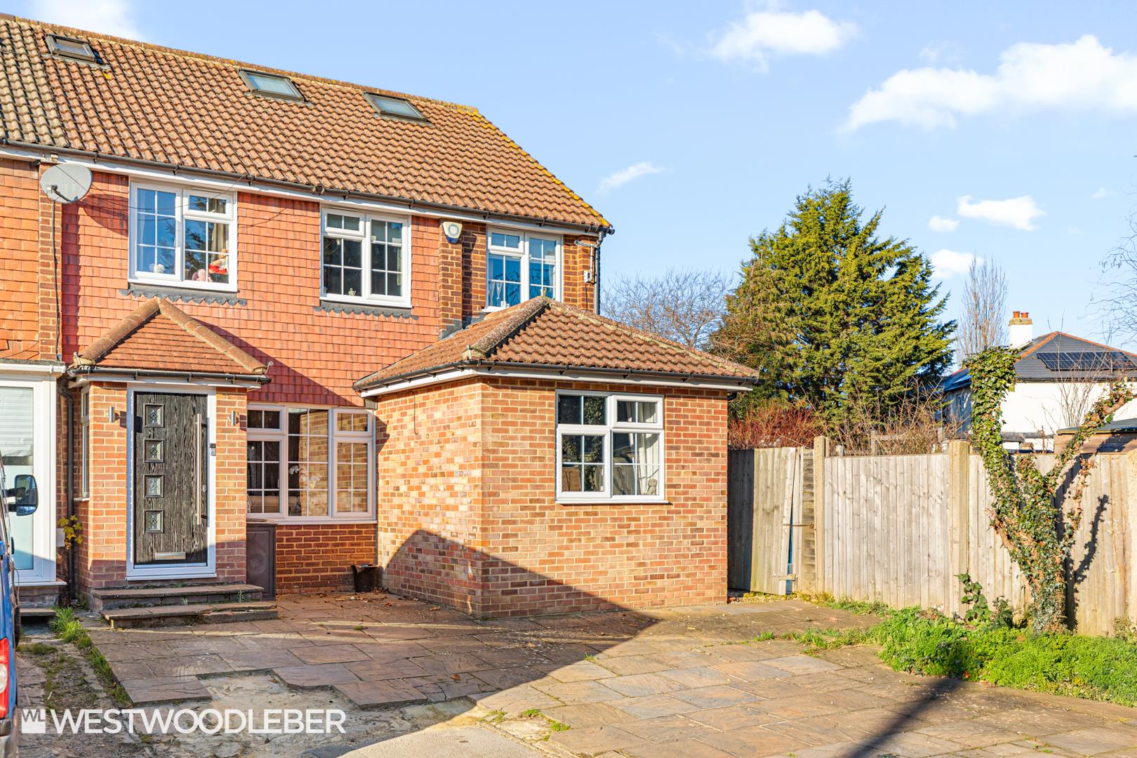 Home Close, Broxbourne, EN10