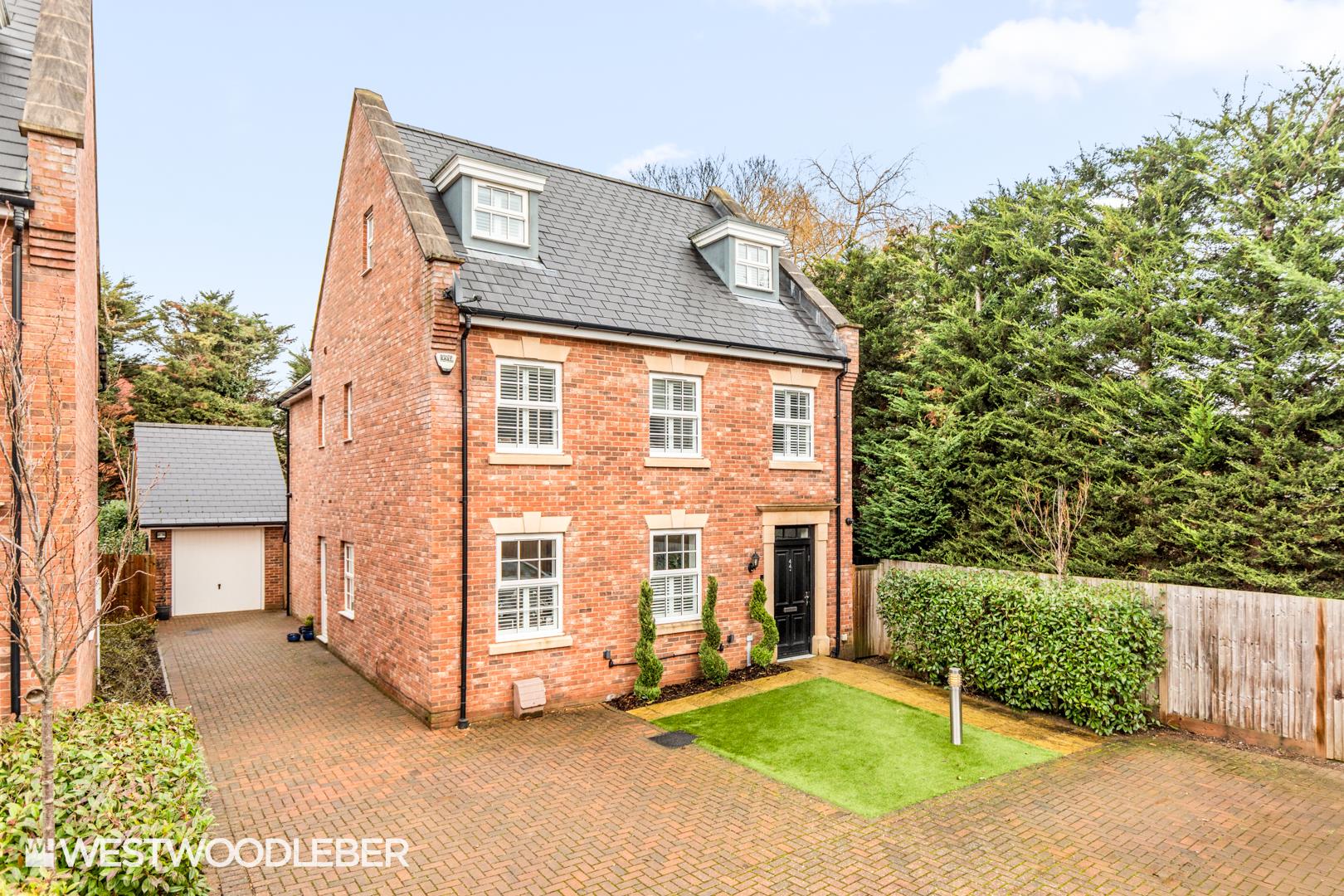 Eaton Gardens, Broxbourne, EN10