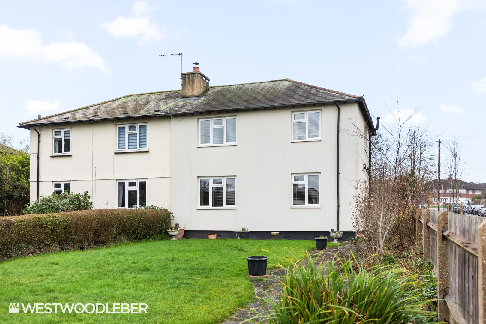 High Road, Broxbourne, EN10