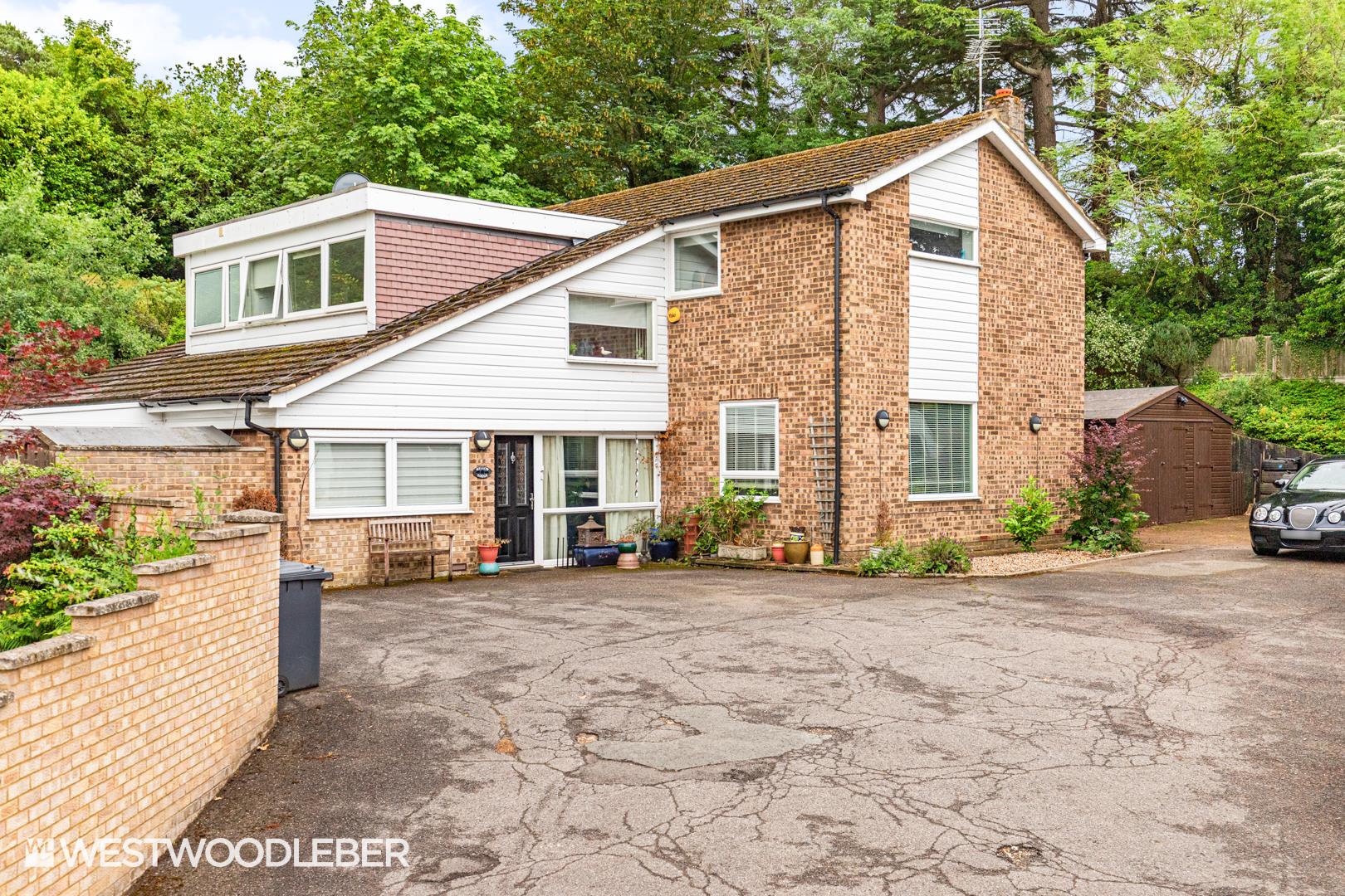 Cambridge Road, Ware, SG12