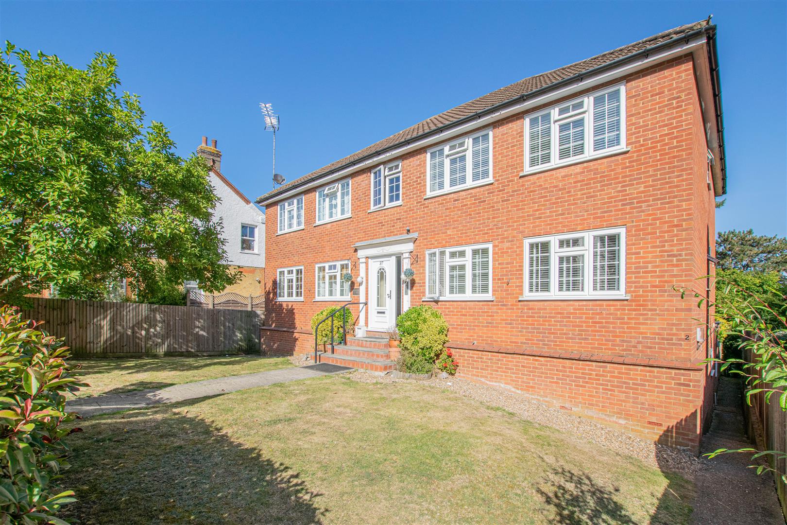 College Road, Hoddesdon, EN11