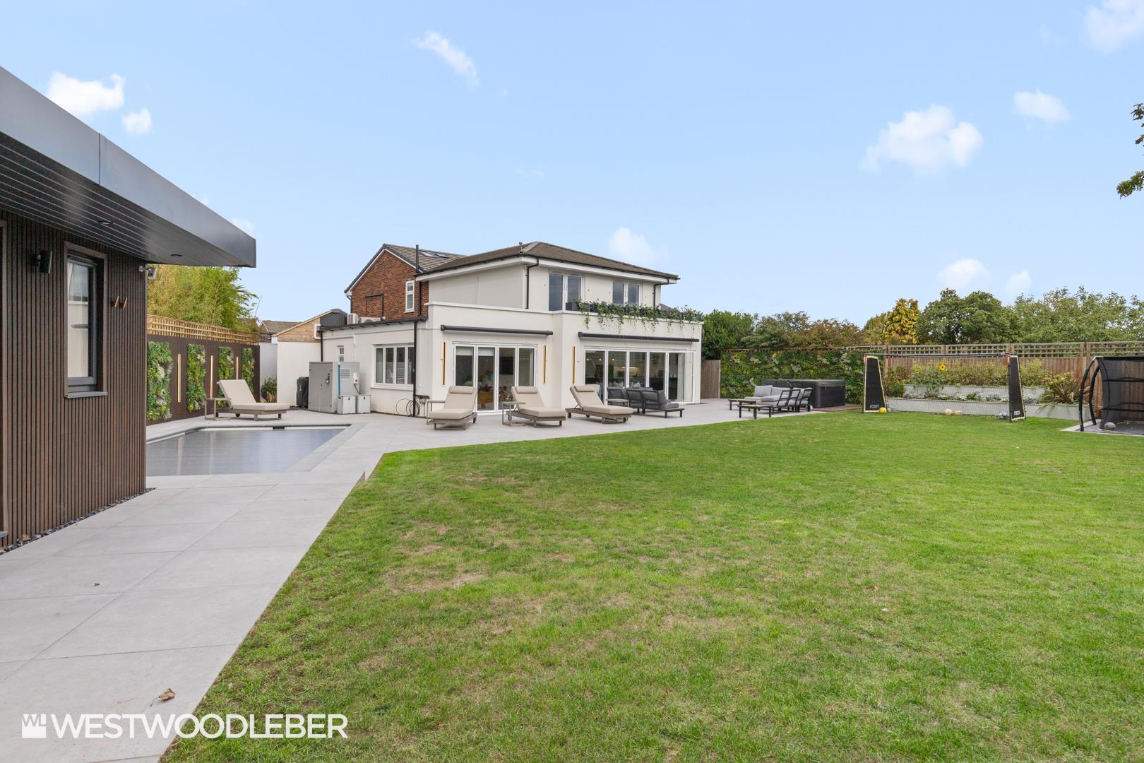 Warners Avenue, Hoddesdon, EN11