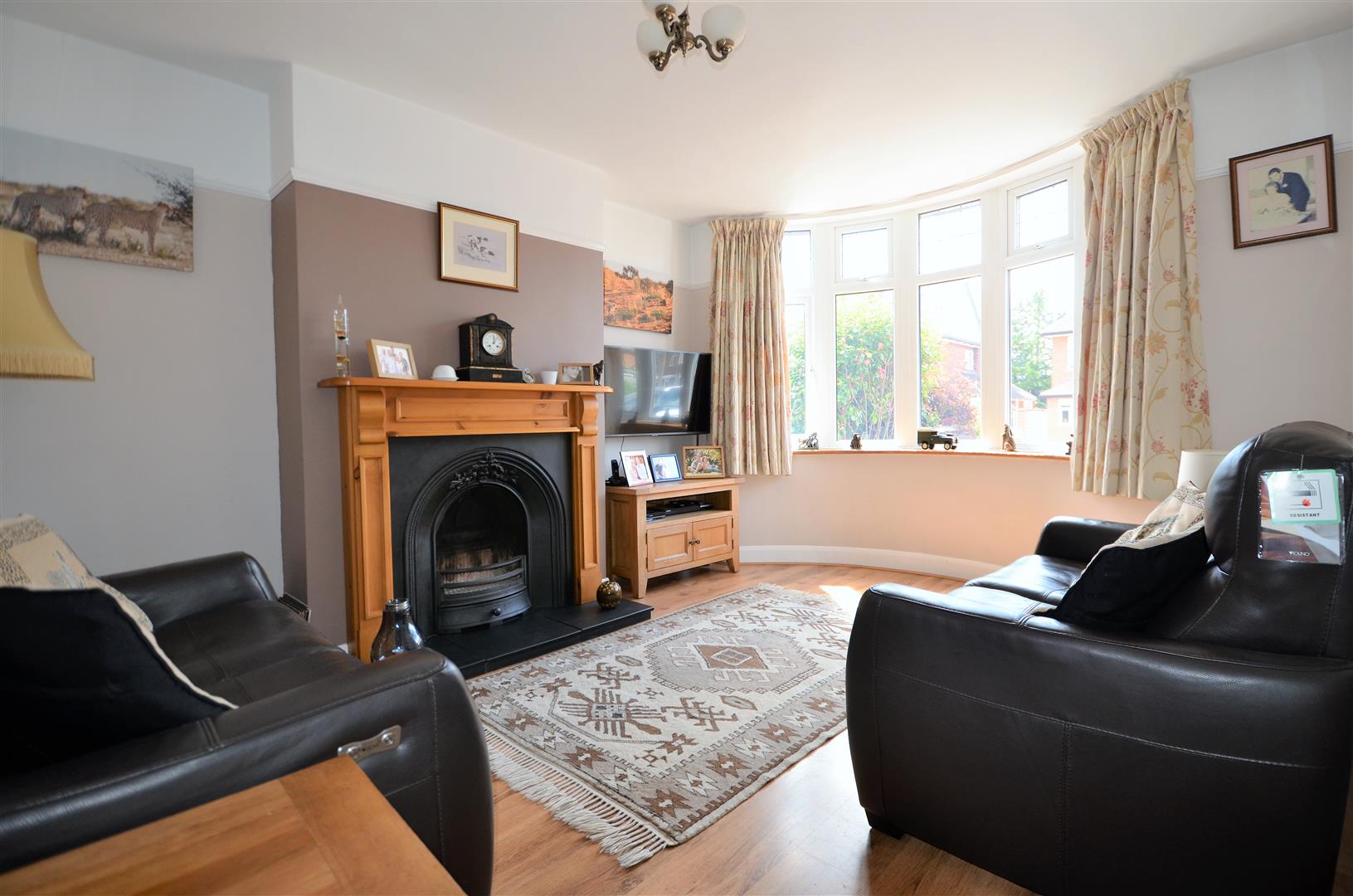 Property in Broughton Avenue, Aylesbury, HP20