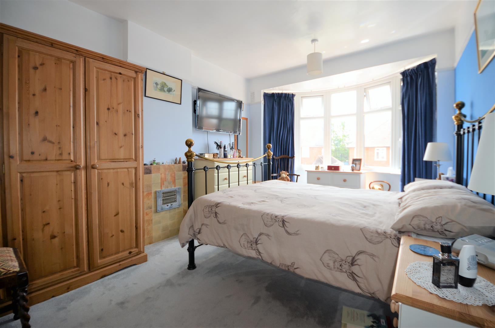 Property in Broughton Avenue, Aylesbury, HP20