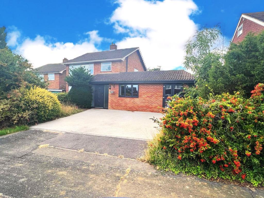 Property in Maylings Farm Road, Fareham, PO16