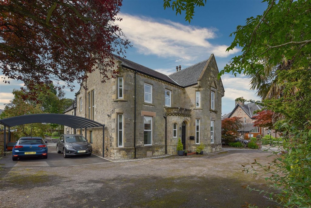 Estate Agents Inverness CURTISMcKINNELL Estate Agets