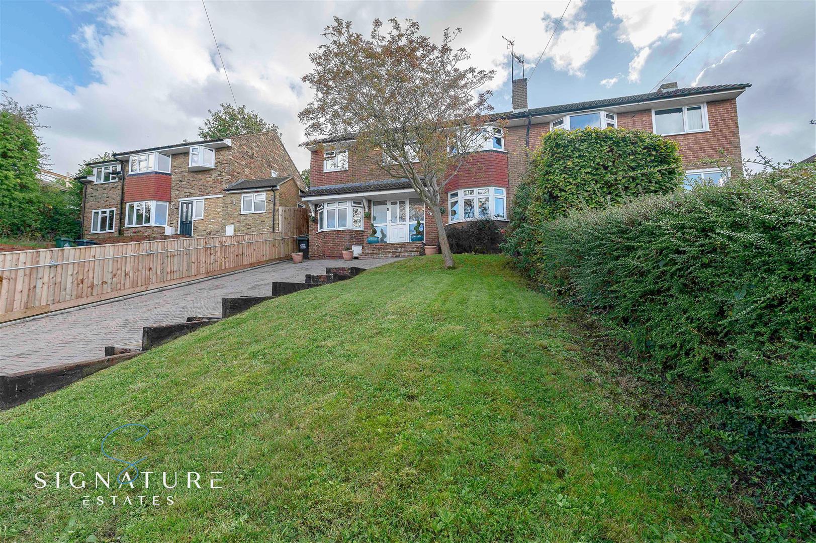 Property in Kindersley Way, Abbots Langley, WD5