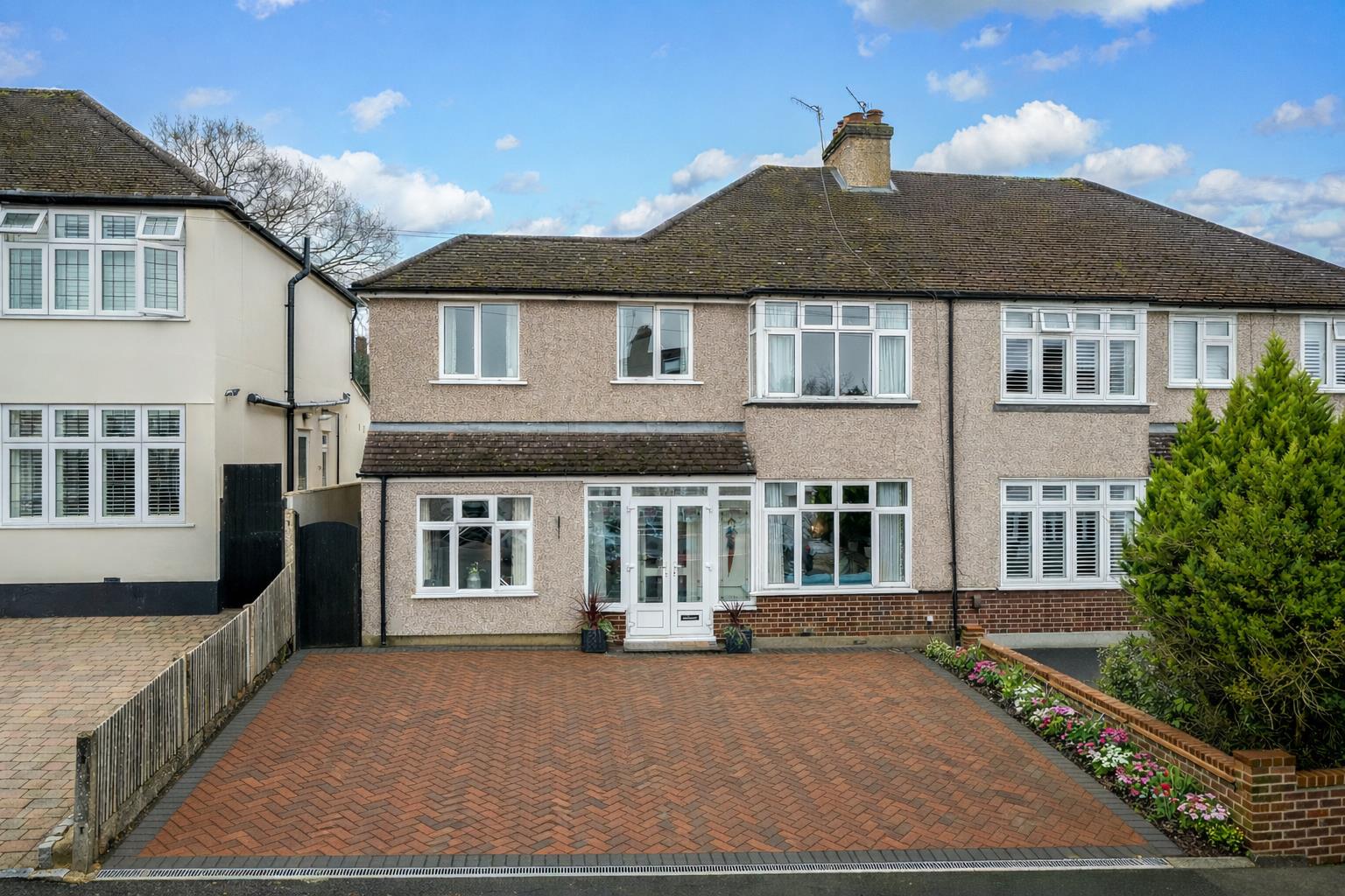 Hazelbury Avenue, ABBOTS LANGLEY, WD5