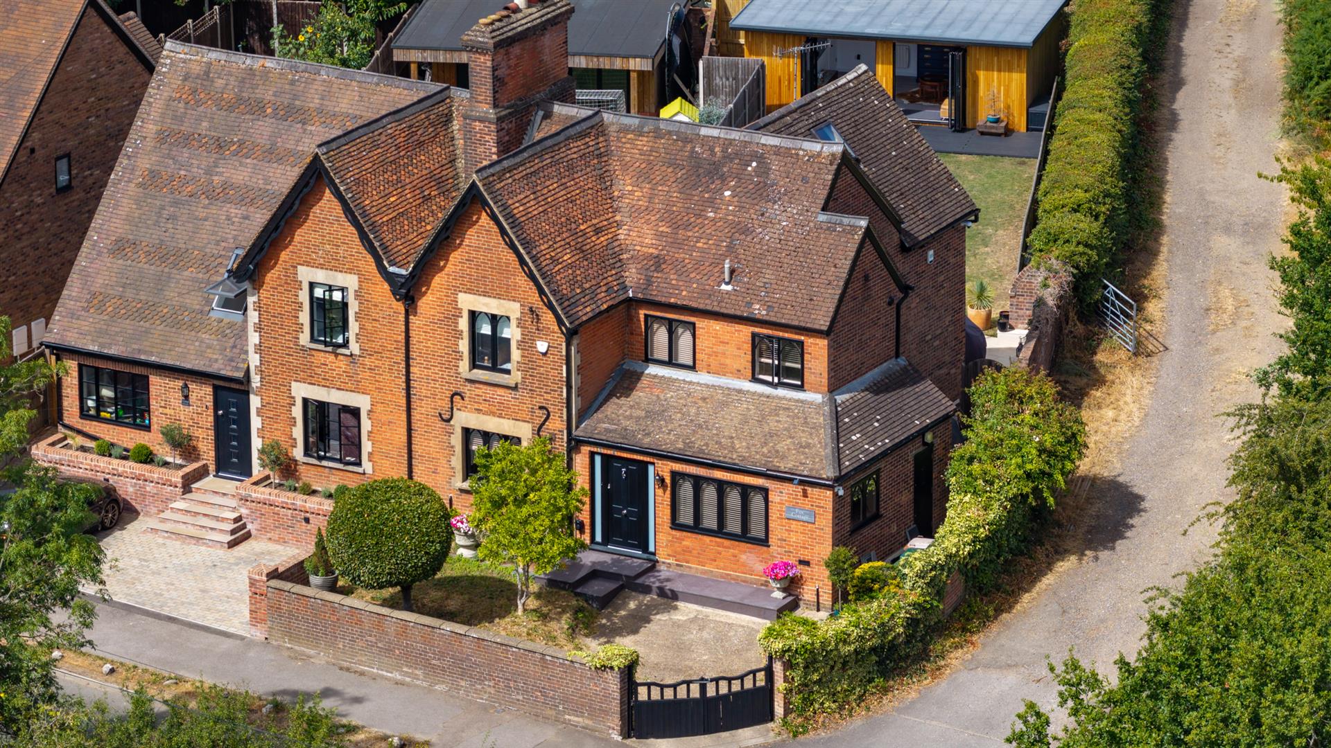 Bedmond Road, ABBOTS LANGLEY, WD5