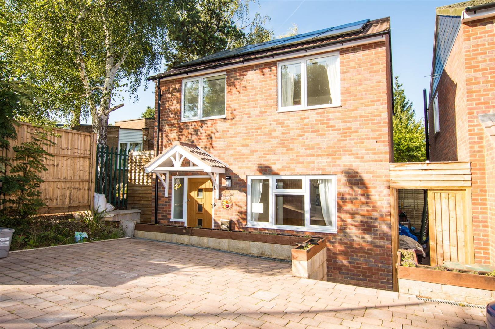 Gosforth Lane, Watford, WD19