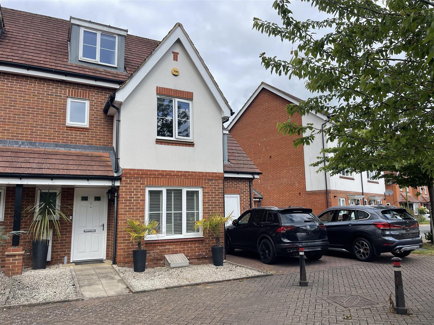 Bateson Drive, Watford, WD25