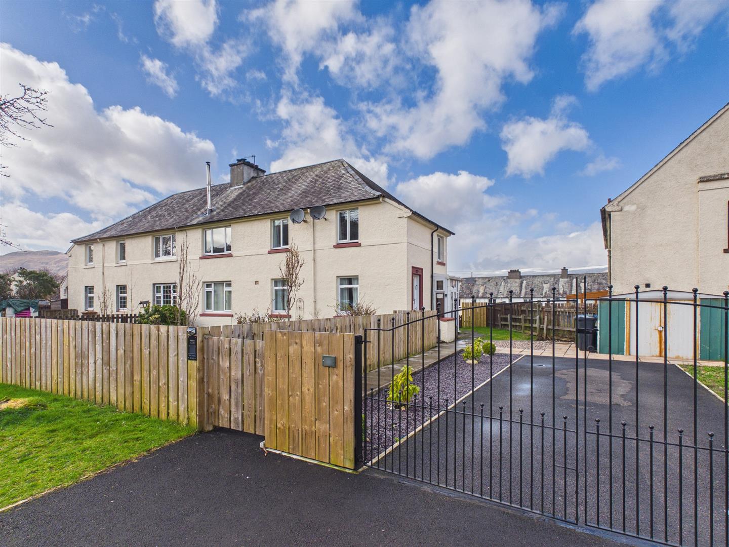 Lochiel Road, Fort William, PH33