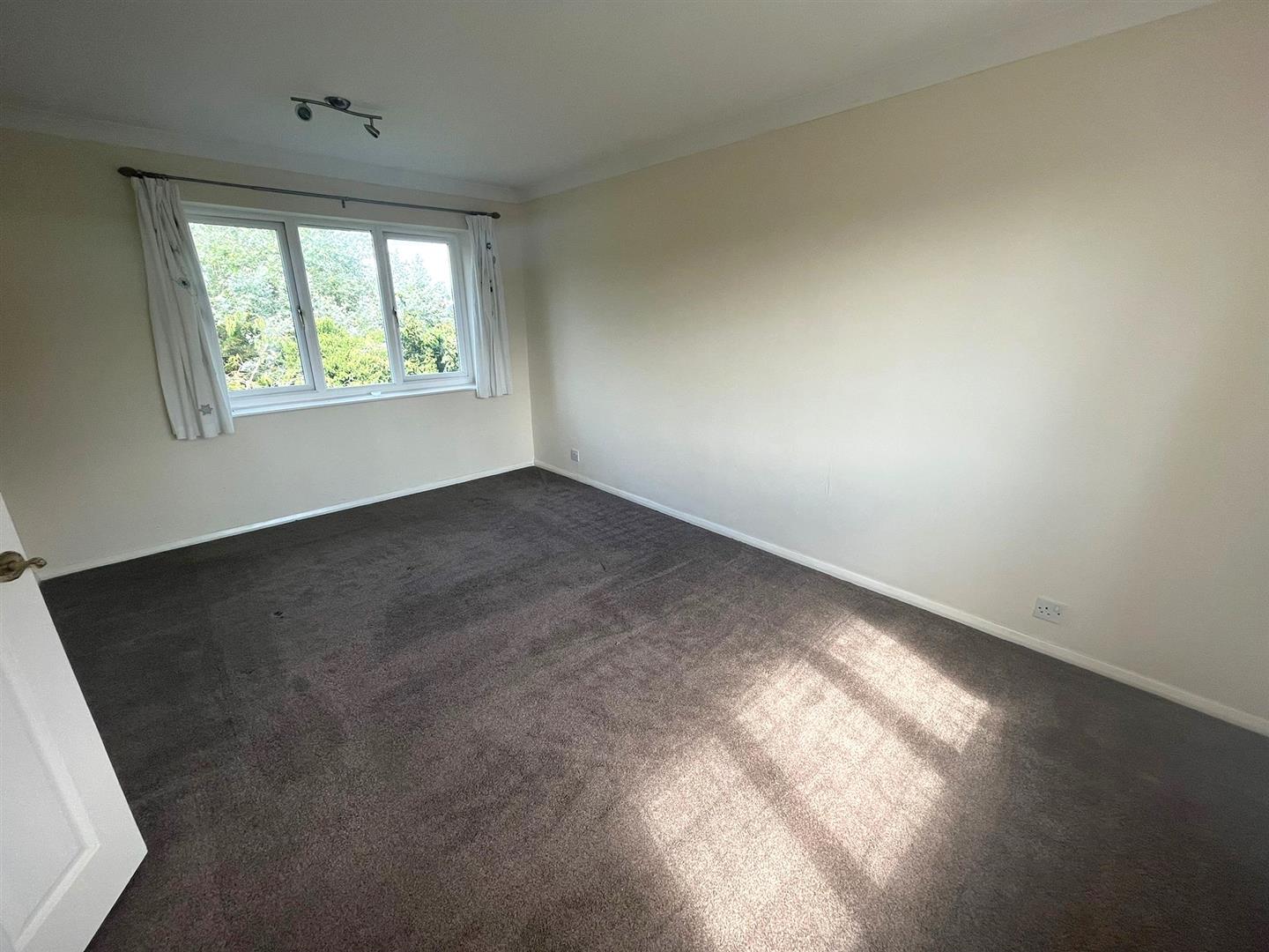 Property in Catfoss Road, Bewholme, YO25