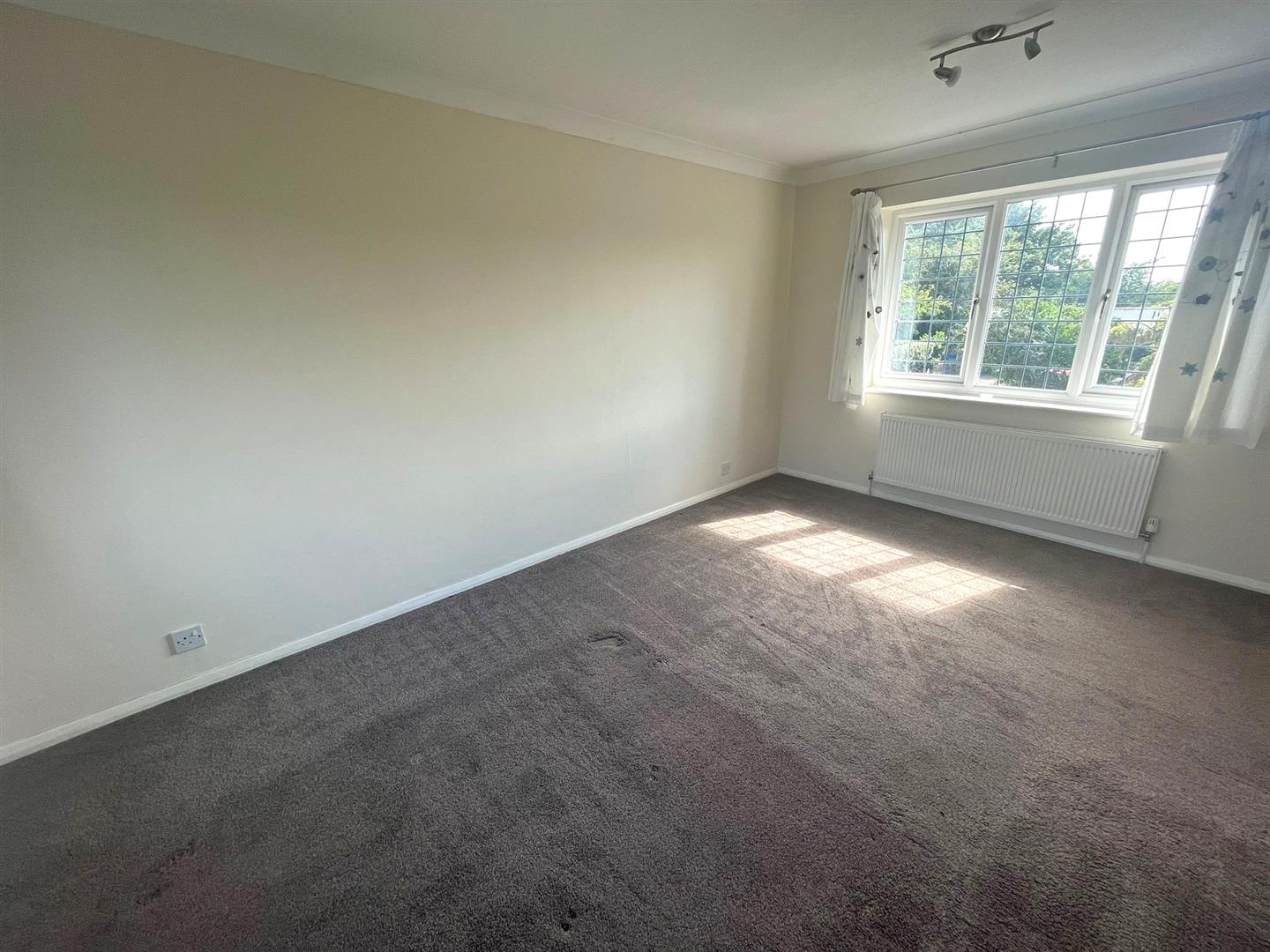 Property in Catfoss Road, Bewholme, YO25