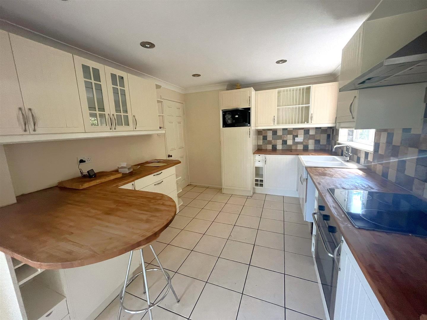 Property in Catfoss Road, Bewholme, YO25