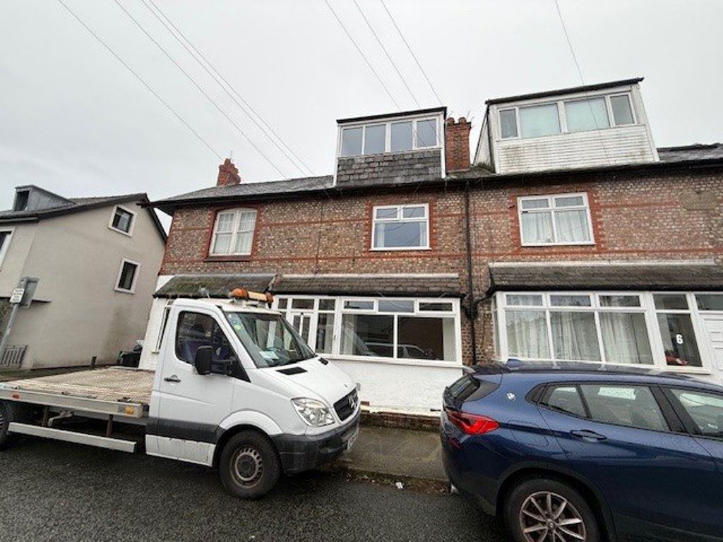 Bath Street, Hale, WA14