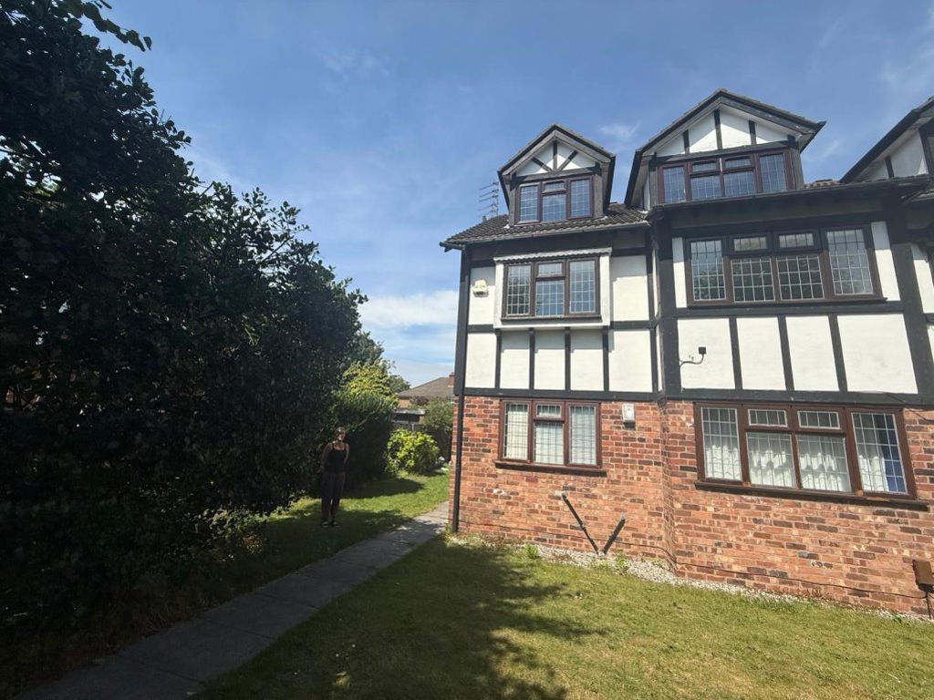 Westfield Lodge, Timperley, WA14
