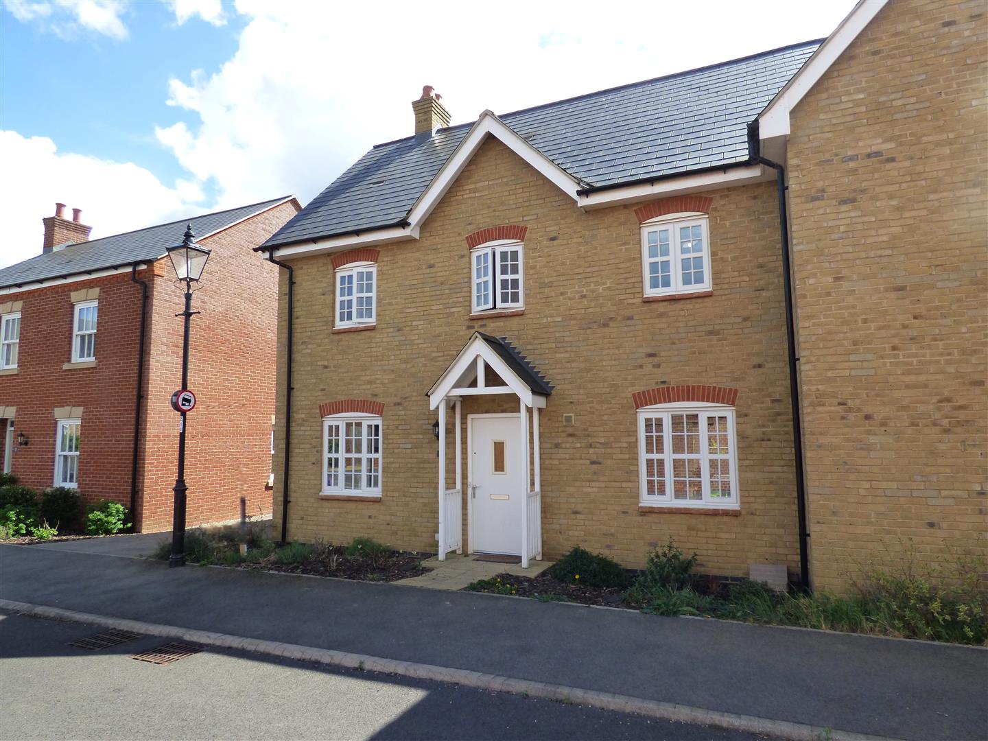 Property in Lindsey Close, Great Denham, Bedford, Bedfordshire, MK40 4GT