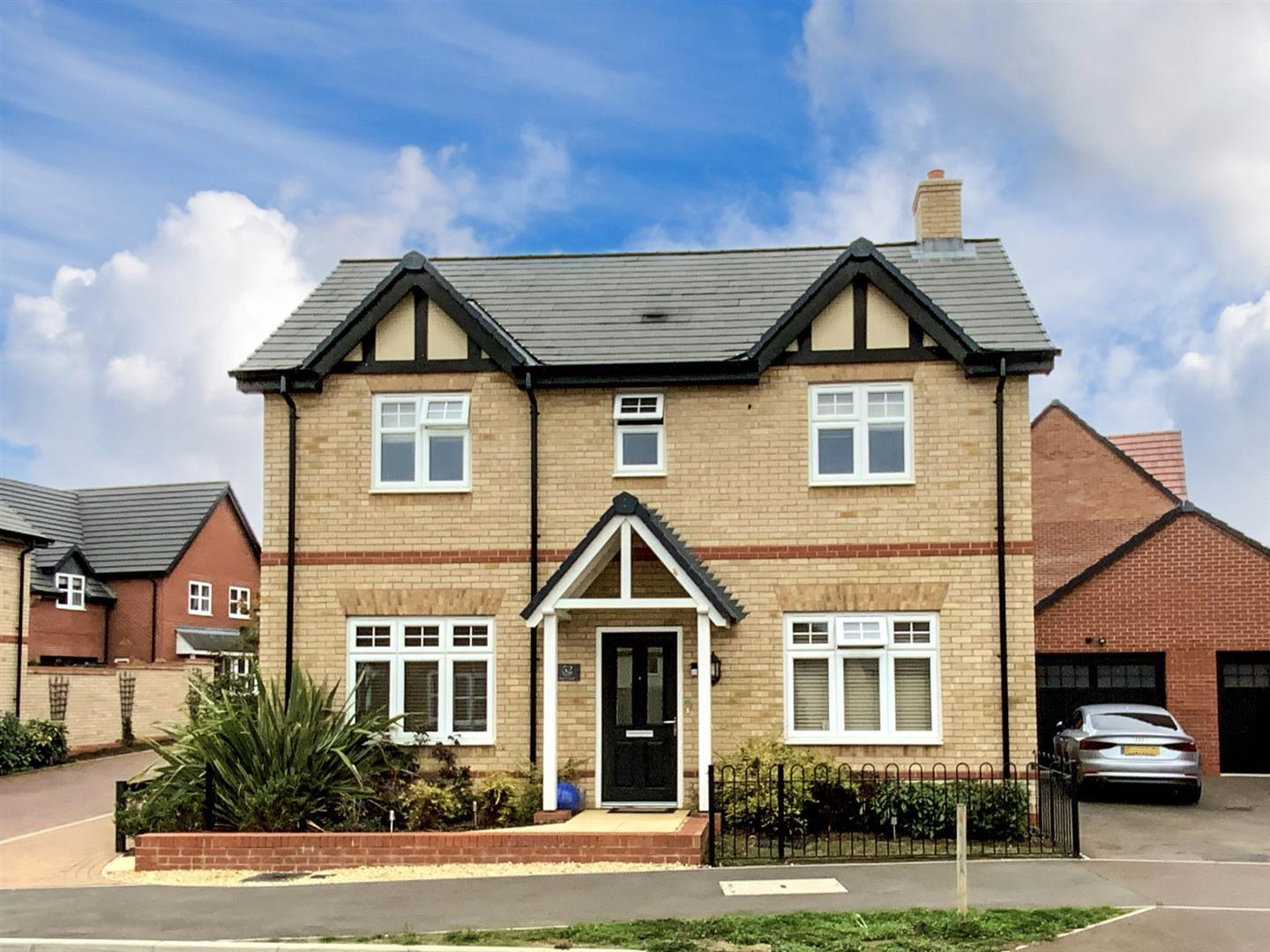 Property in Poppy Drive, Ampthill, Bedford, MK45 2AW