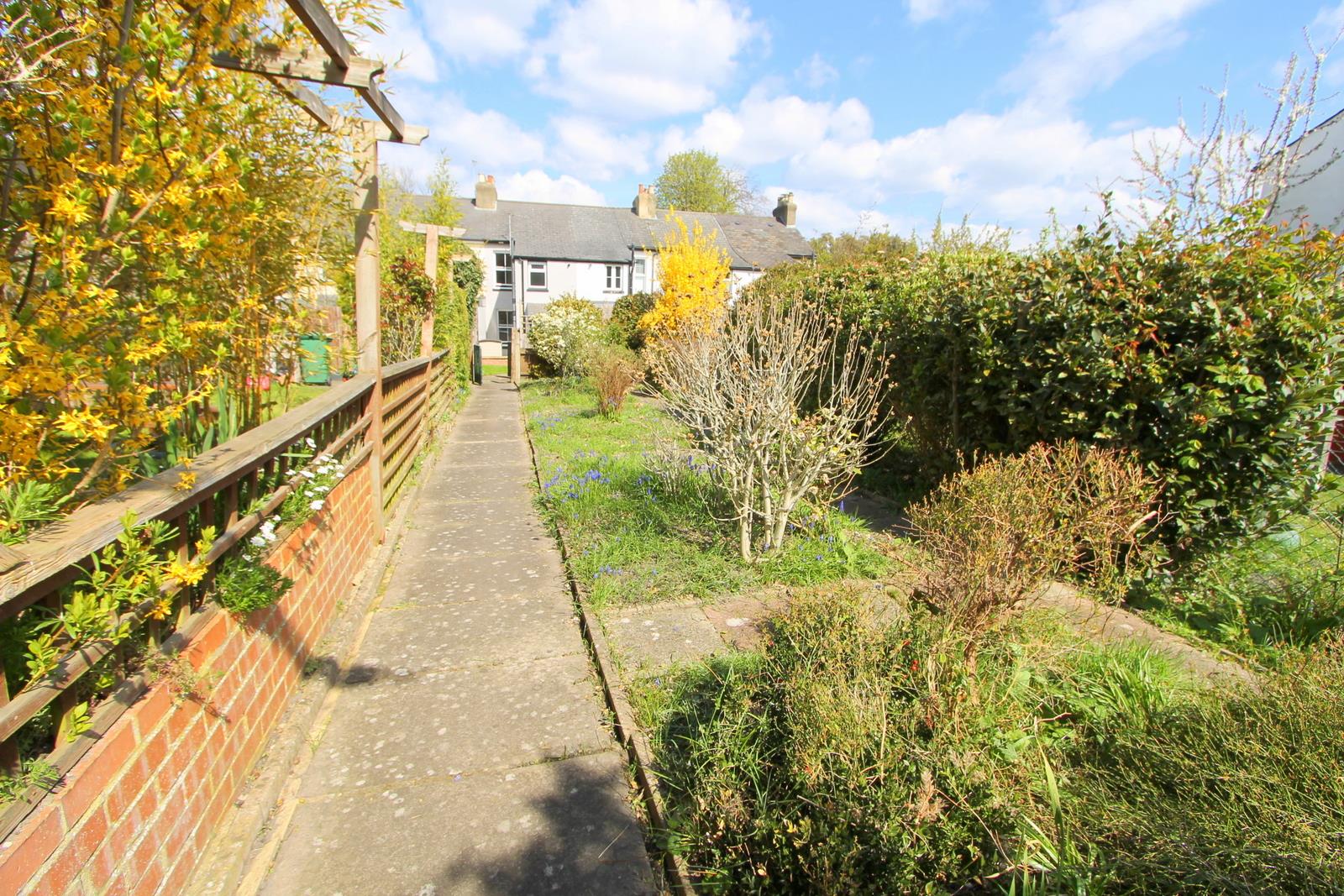 Property in Carshalton Road, Carshalton Village, SM5