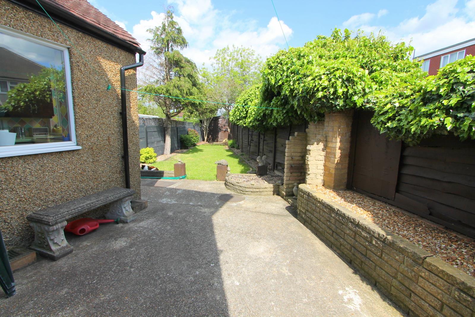 Property in Green Wrythe Lane, Carshalton, SM5