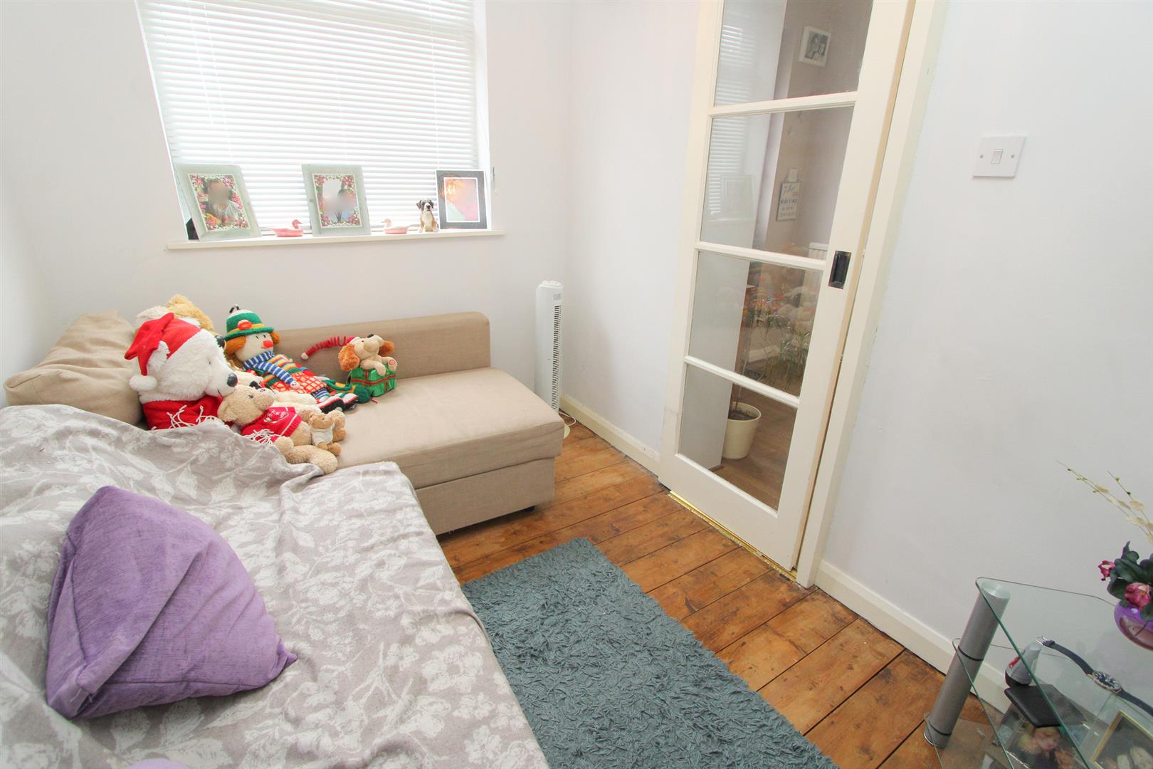 Property in Green Wrythe Lane, Carshalton, SM5