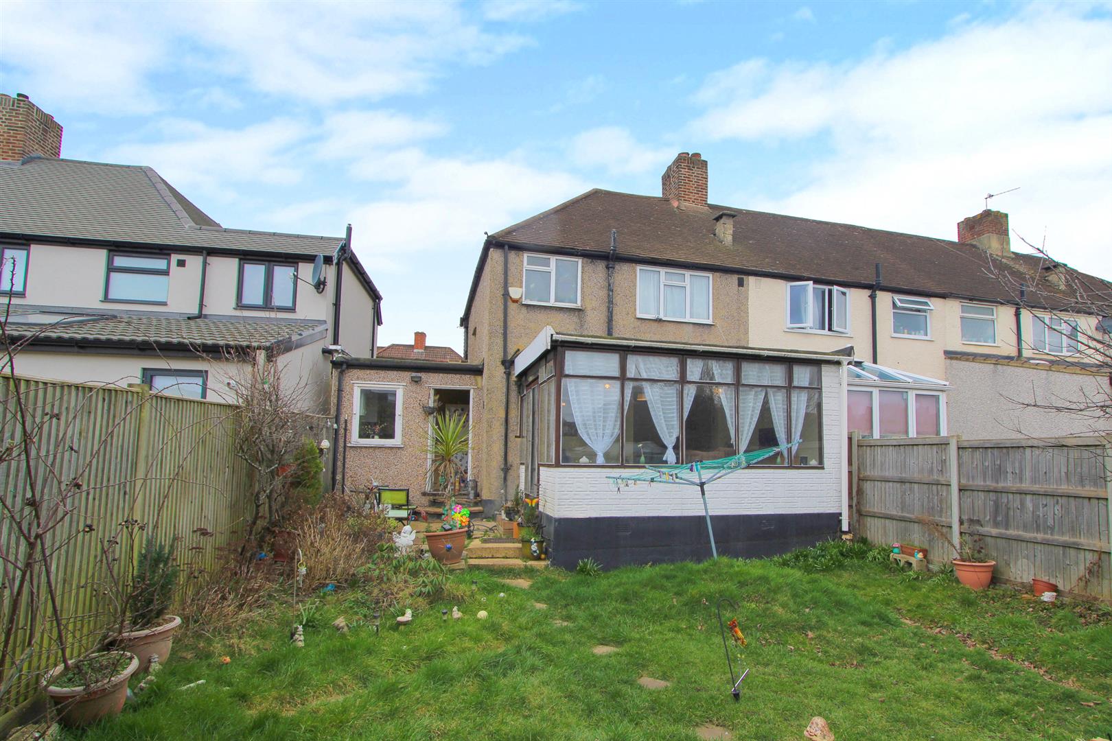 Property in Green Wrythe Lane, Carshalton, SM5