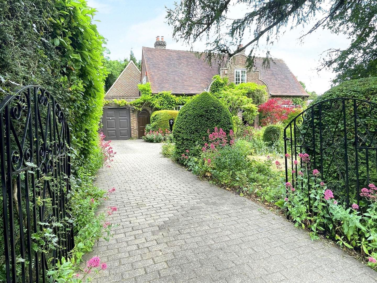 Houses For Sale The Warren Carshalton at Mary Barnes blog