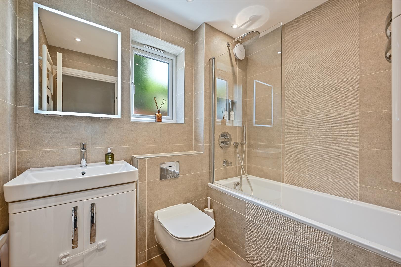 Property in Alpine View, Carshalton Beeches, SM5